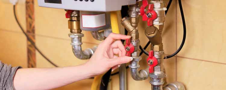 Hand adjusting heater